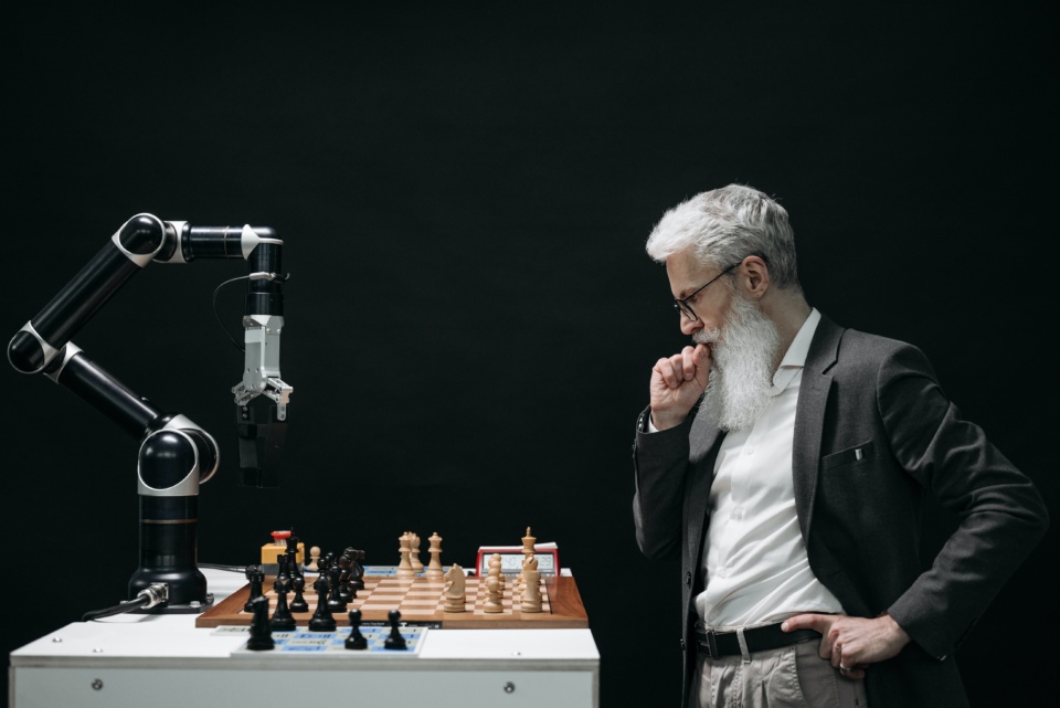 Study finds risk and reward in AI powered jobs search