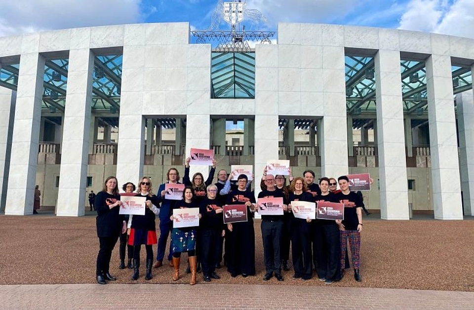 Community legal centres take court battle to Canberra