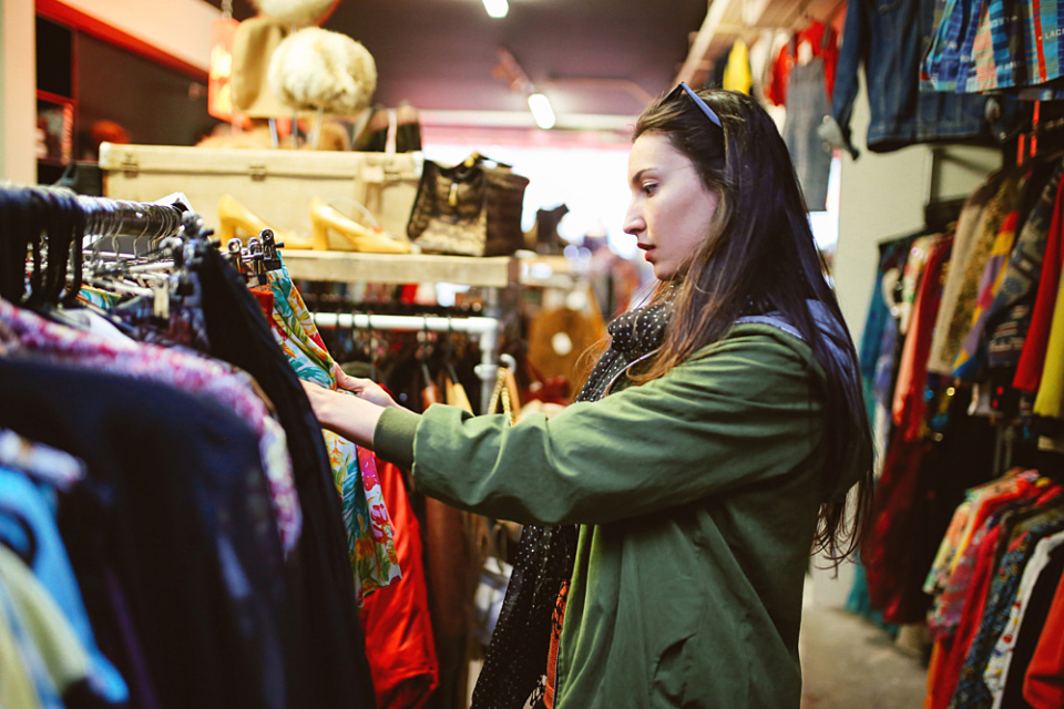 Op Shop Clothing Shopping i Stock 874887774