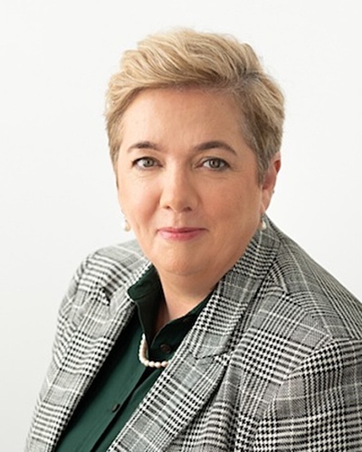 Elizabeth Deveny